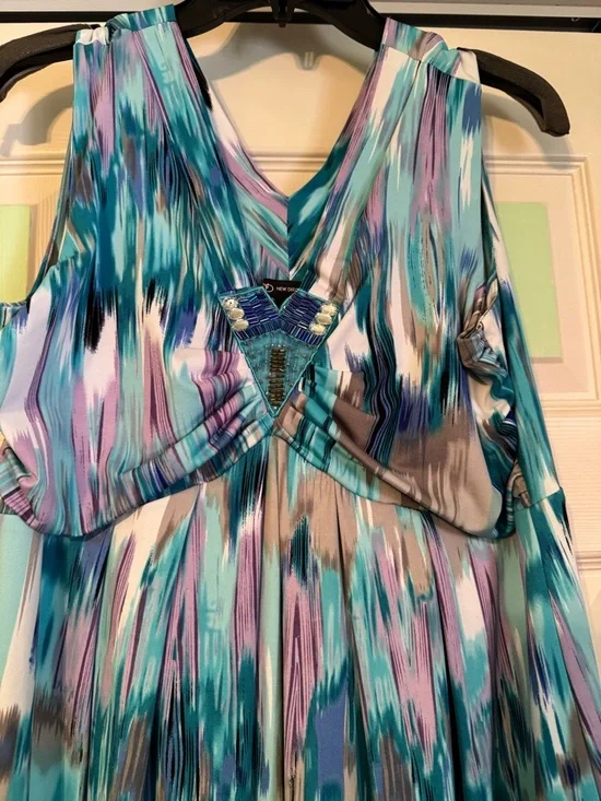 New Directions Teal & Aqua Beaded V-Neck Top - Picture 3 of 6